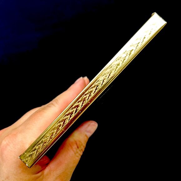 Vintage set of three brass with chevron designn easel style picture  frames - Picture 6 of 8